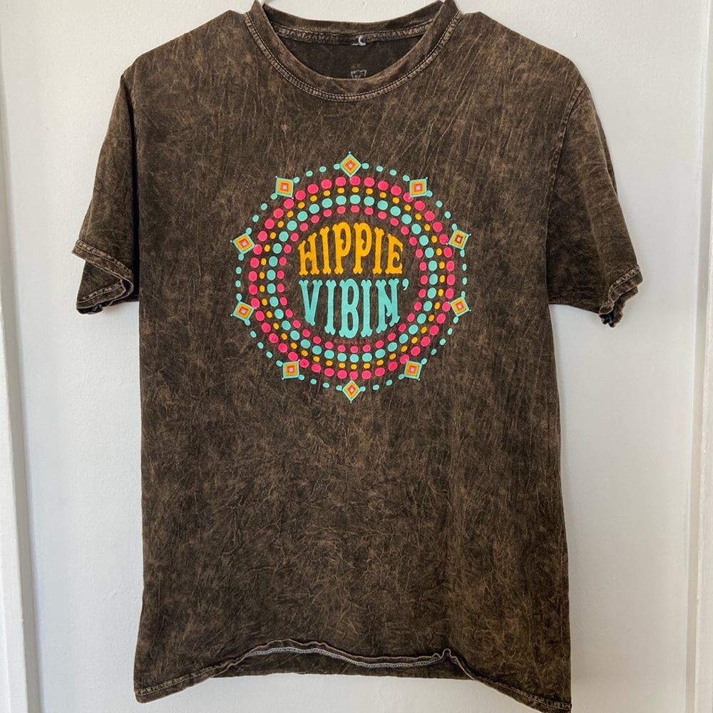 Hippie vibin acid wash Tshirt
